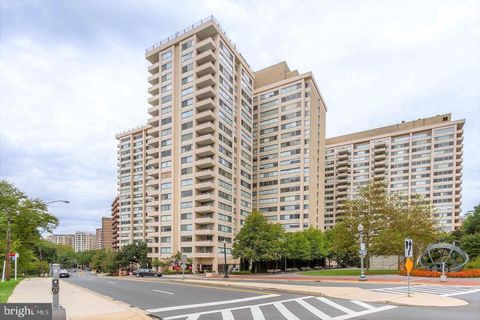 Photo of 4515 Willard Avenue #916S, CHEVY CHASE, MD 20815 (MLS # MDMC2226924)