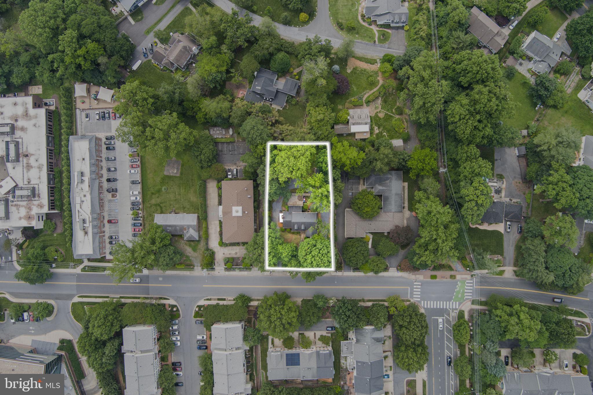 ROCKVILLE OUTSIDE - Land