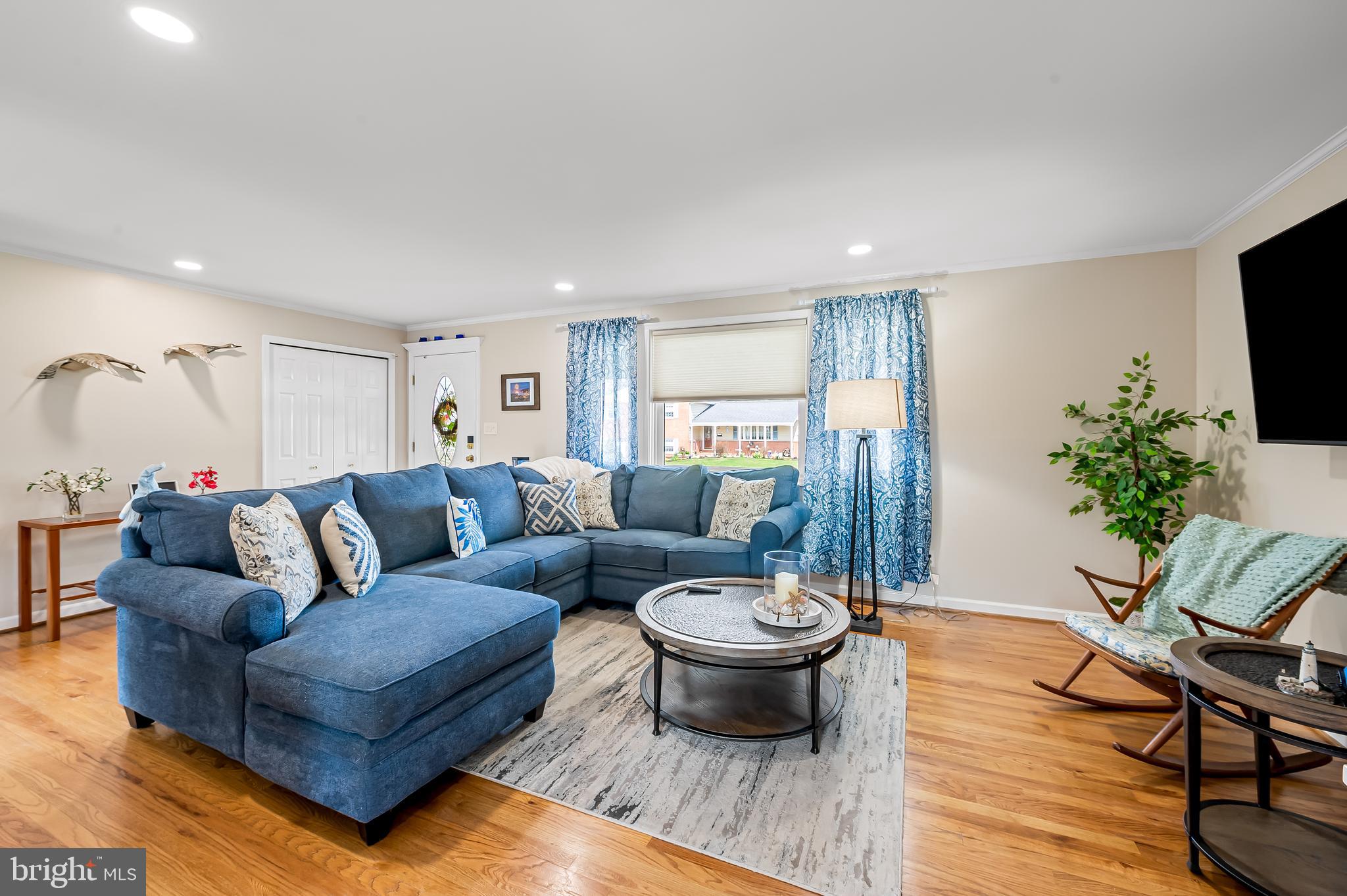 YORK MANOR - Residential