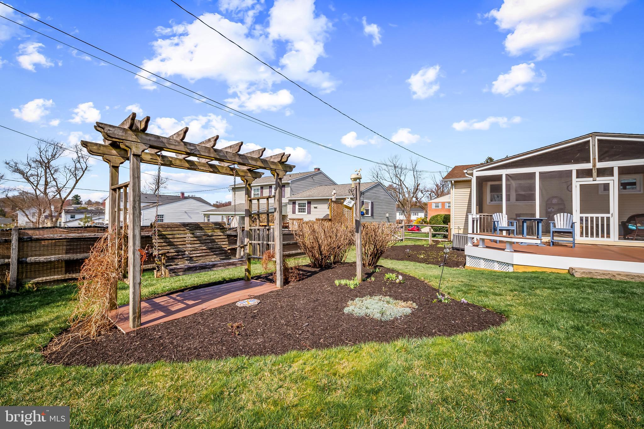 YORK MANOR - Residential