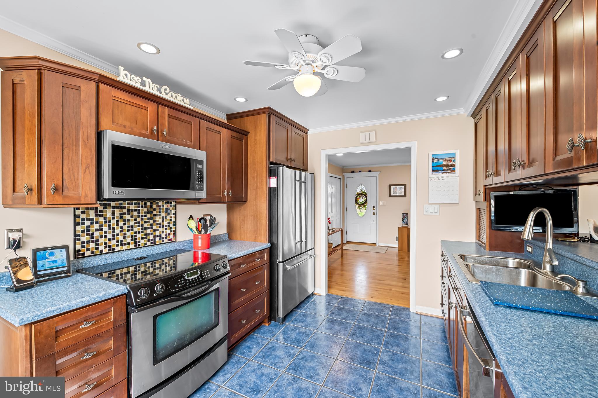 YORK MANOR - Residential