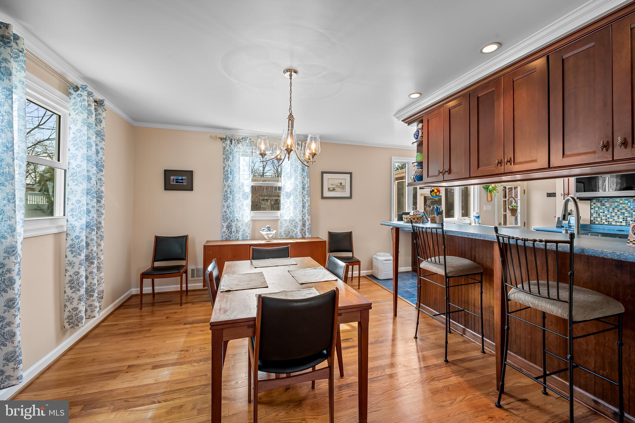 YORK MANOR - Residential