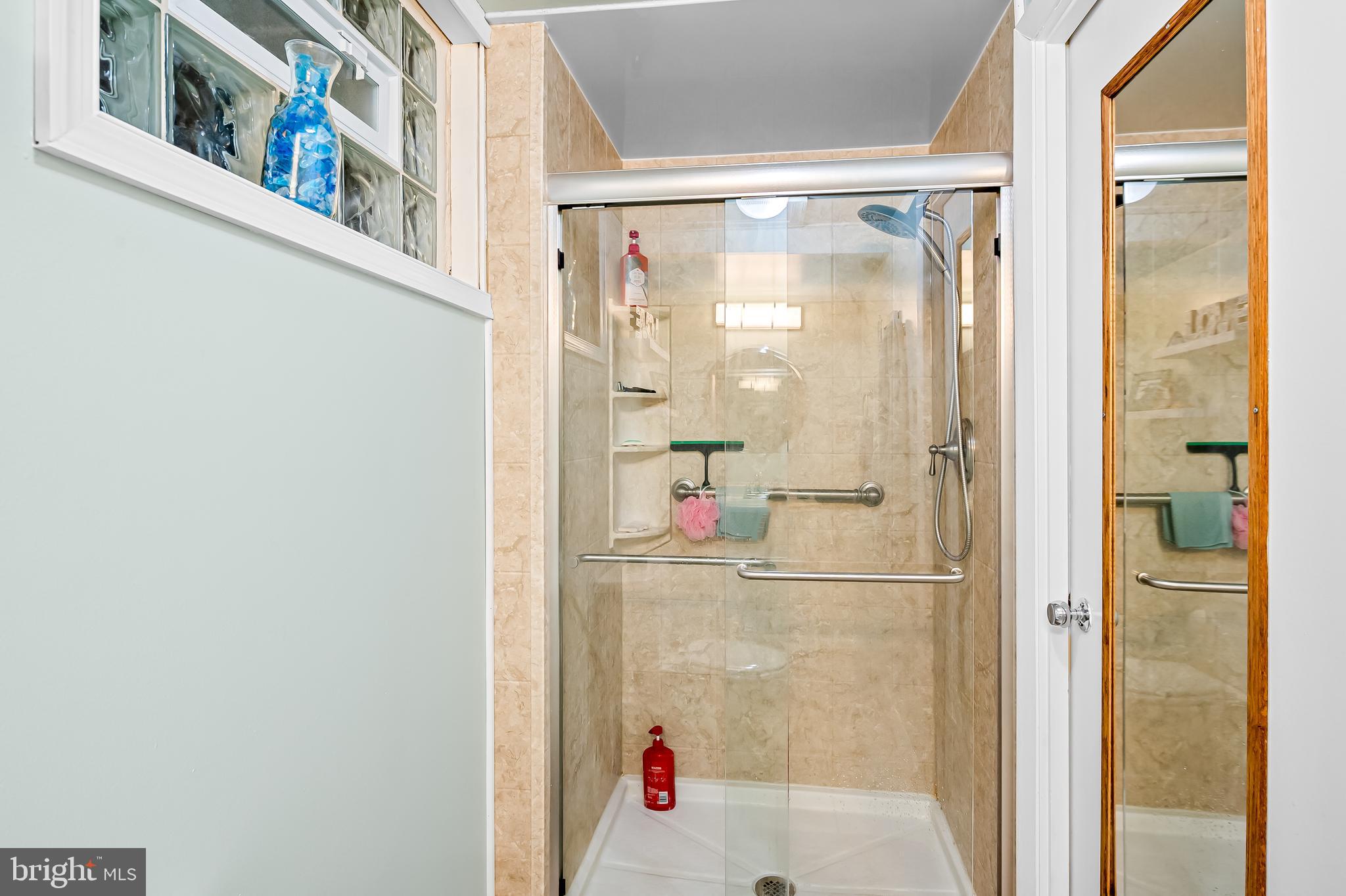 YORK MANOR - Residential