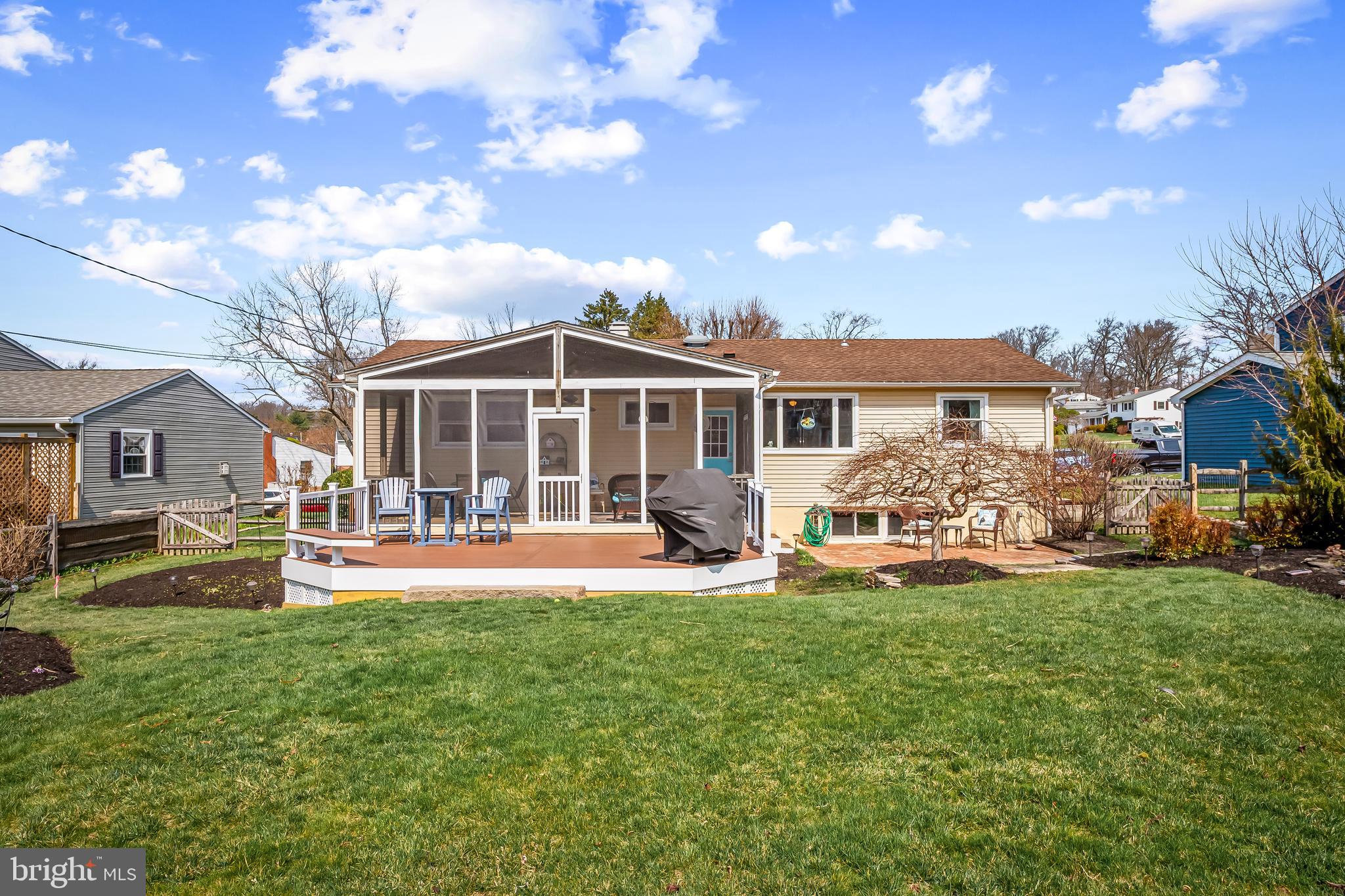 YORK MANOR - Residential