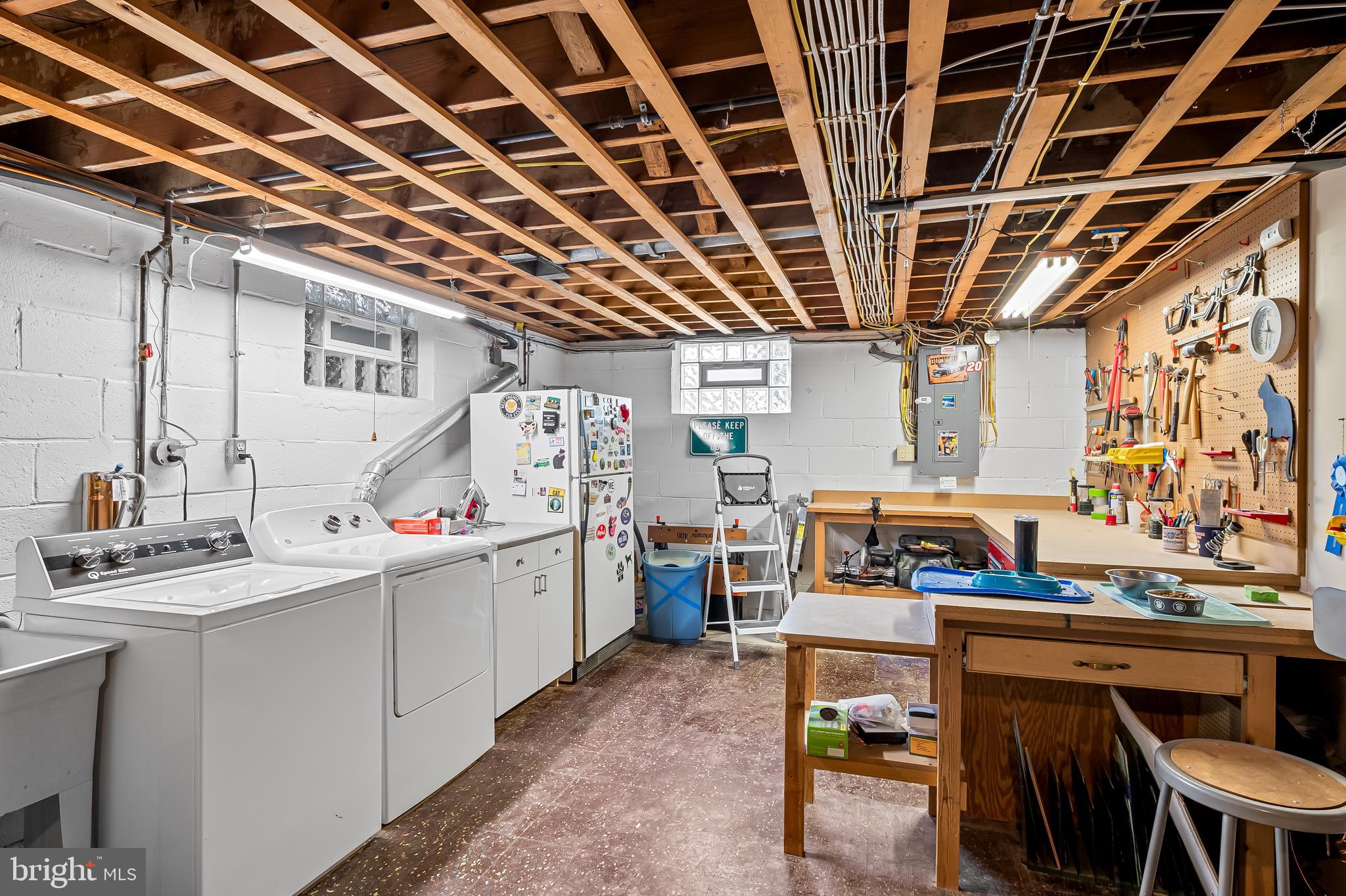 YORK MANOR - Residential