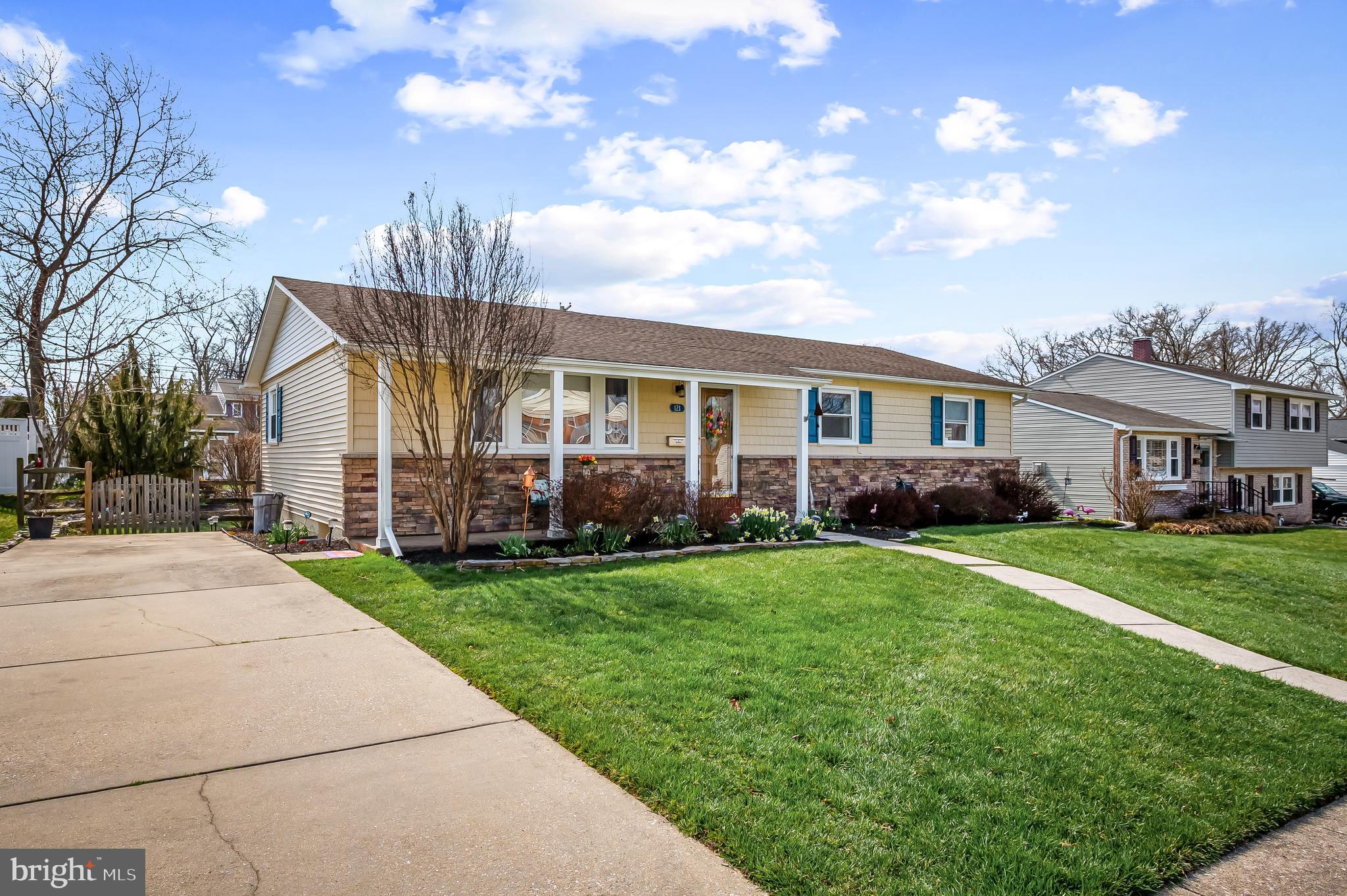 YORK MANOR - Residential