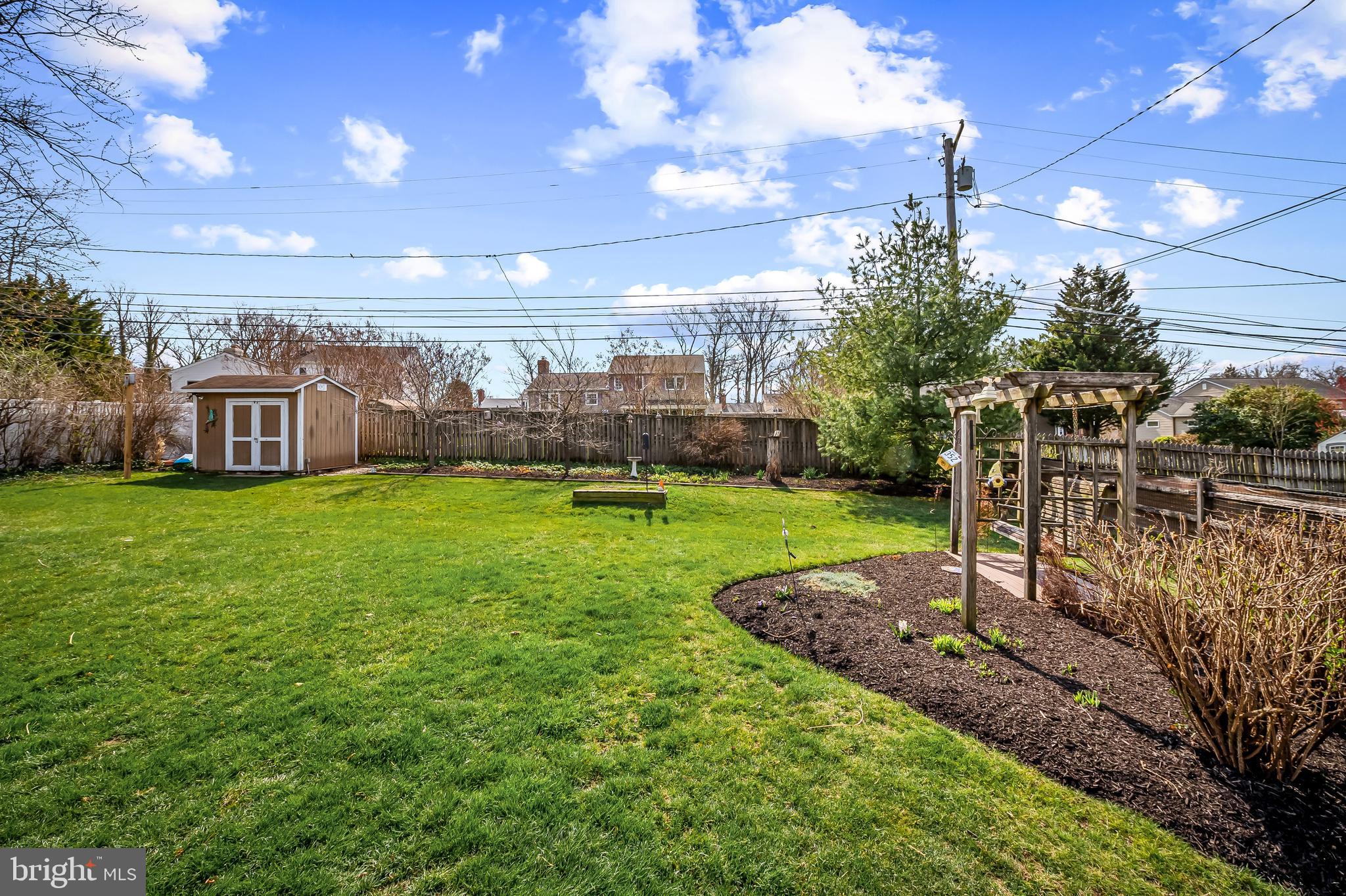 YORK MANOR - Residential