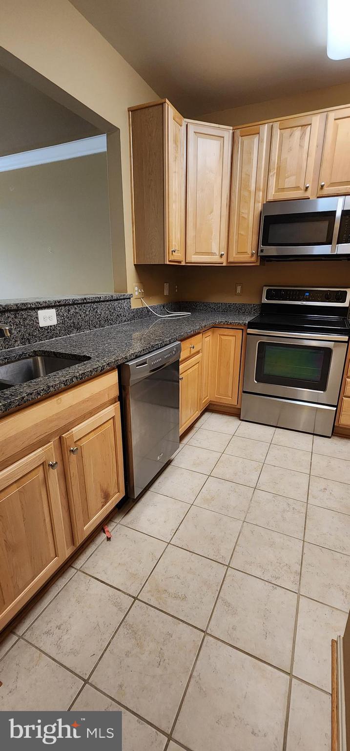 HIGHLANDS AT QUARRY LAKE - Residential Lease