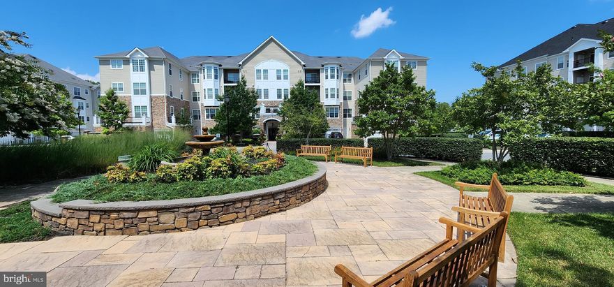 For Rent ! Most sought after Greenspring Quarry location!   2 bedrooms + DEN  and 2 Baths .  SS appliances.  New wood like floors throughout. Close to shopping, restaurants and offices. Near I-695 and I-83.  
Minimum lease 12 months .  Owner requires 2 months security deposit + 1st month rent. 
No cats please, Small dog OK . Association charges $250 elevator move-in fee and $250 move-out to be paid by the renter.