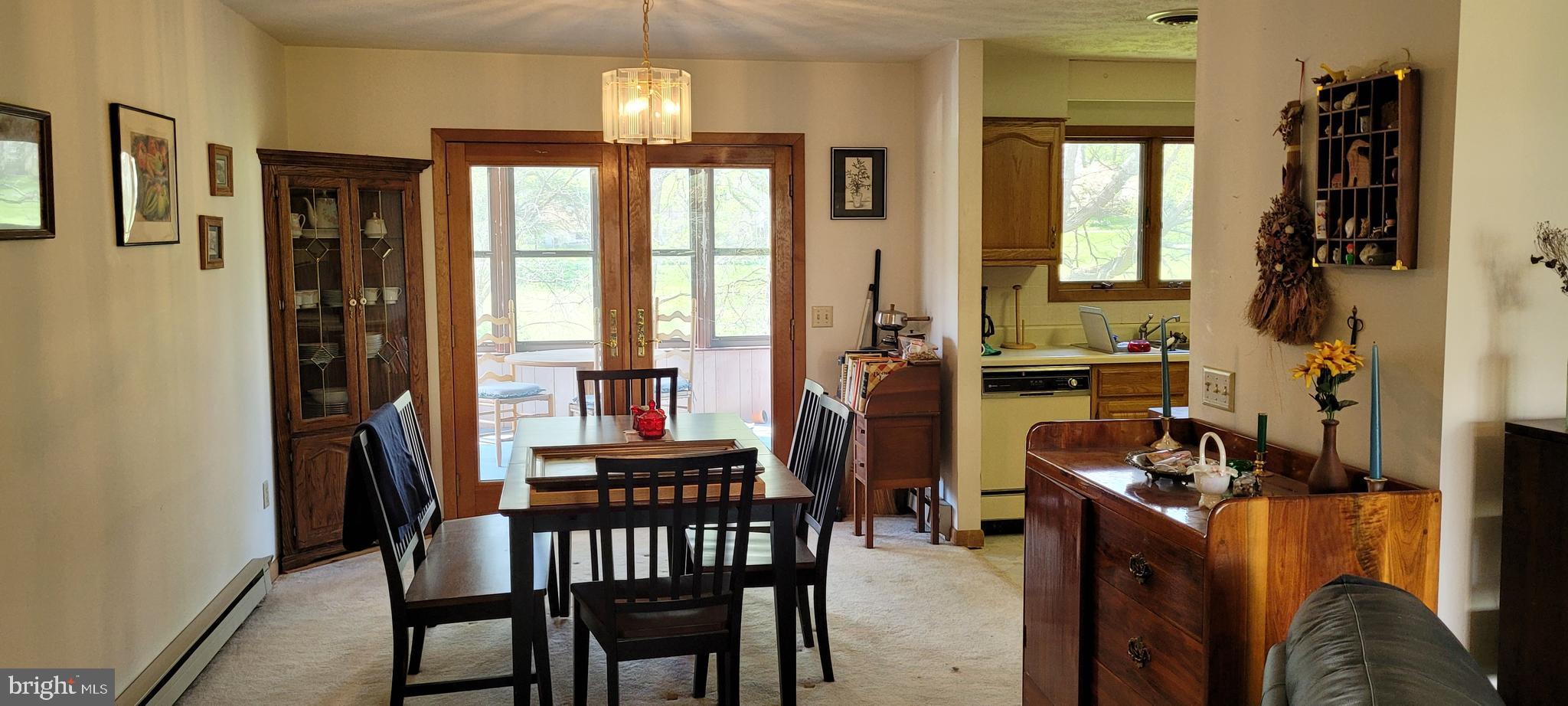 MOUNTAIN VIEW ACRES - Residential