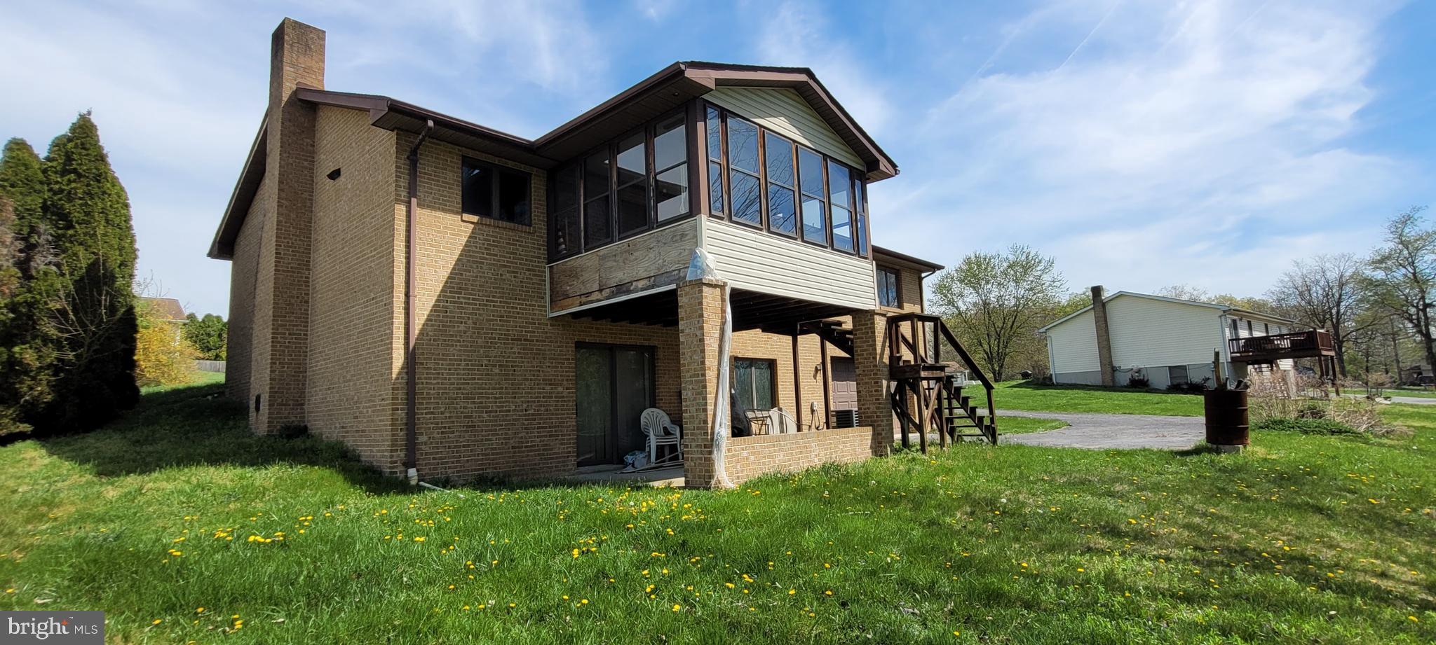 MOUNTAIN VIEW ACRES - Residential