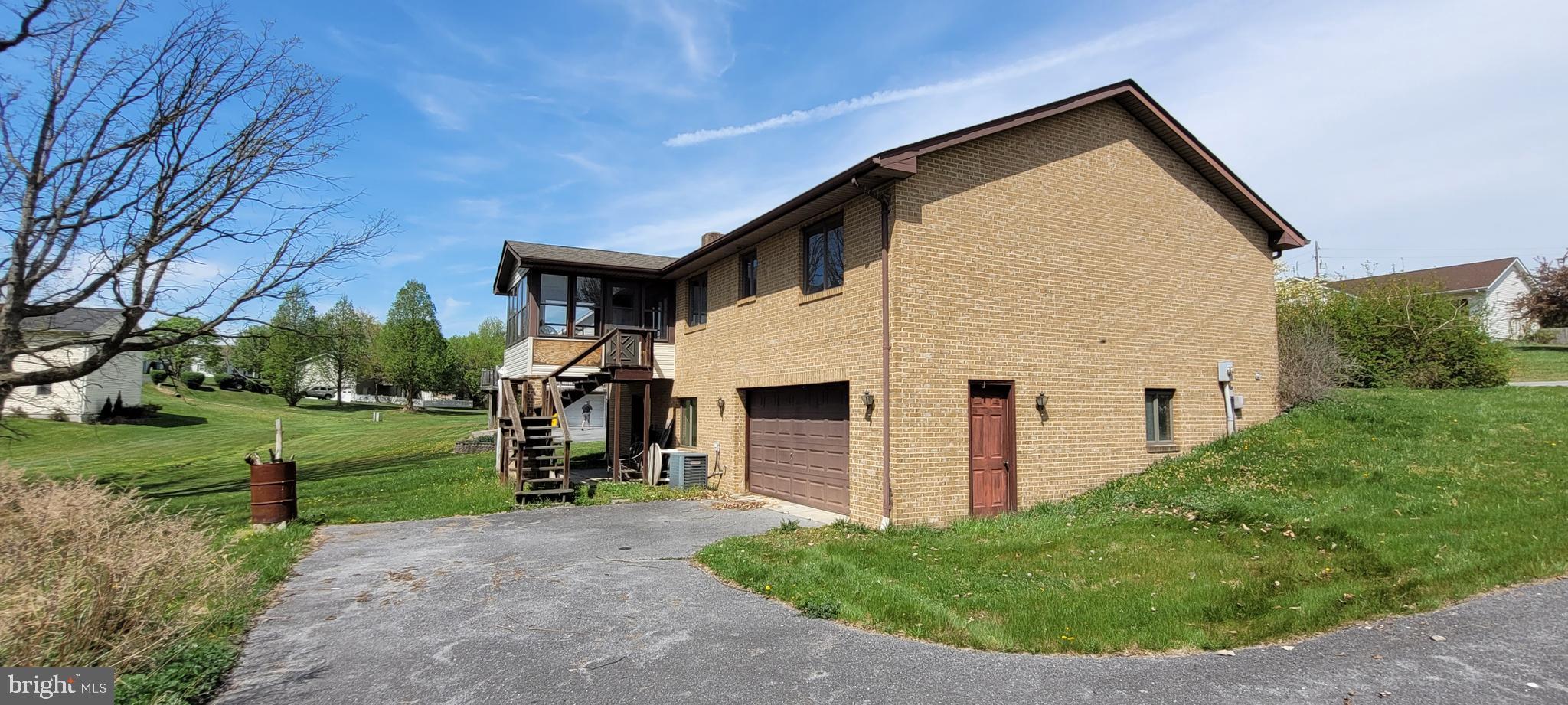 MOUNTAIN VIEW ACRES - Residential