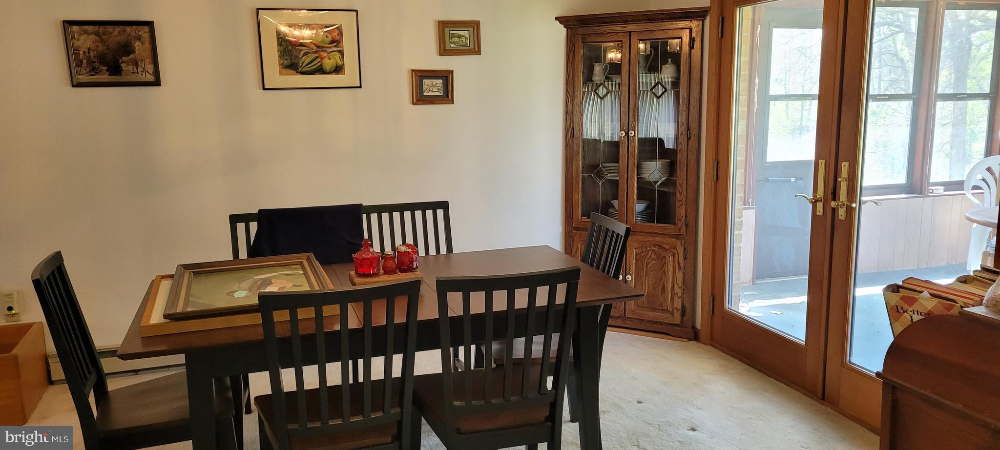 MOUNTAIN VIEW ACRES - Residential