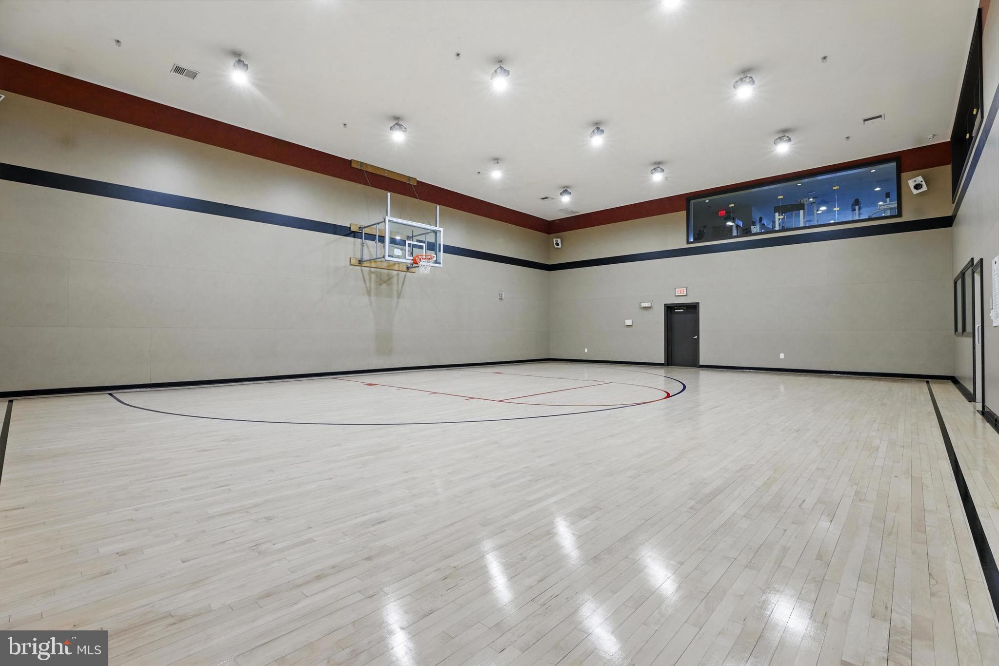 MARQUIS AT VIENNA STATION - Residential