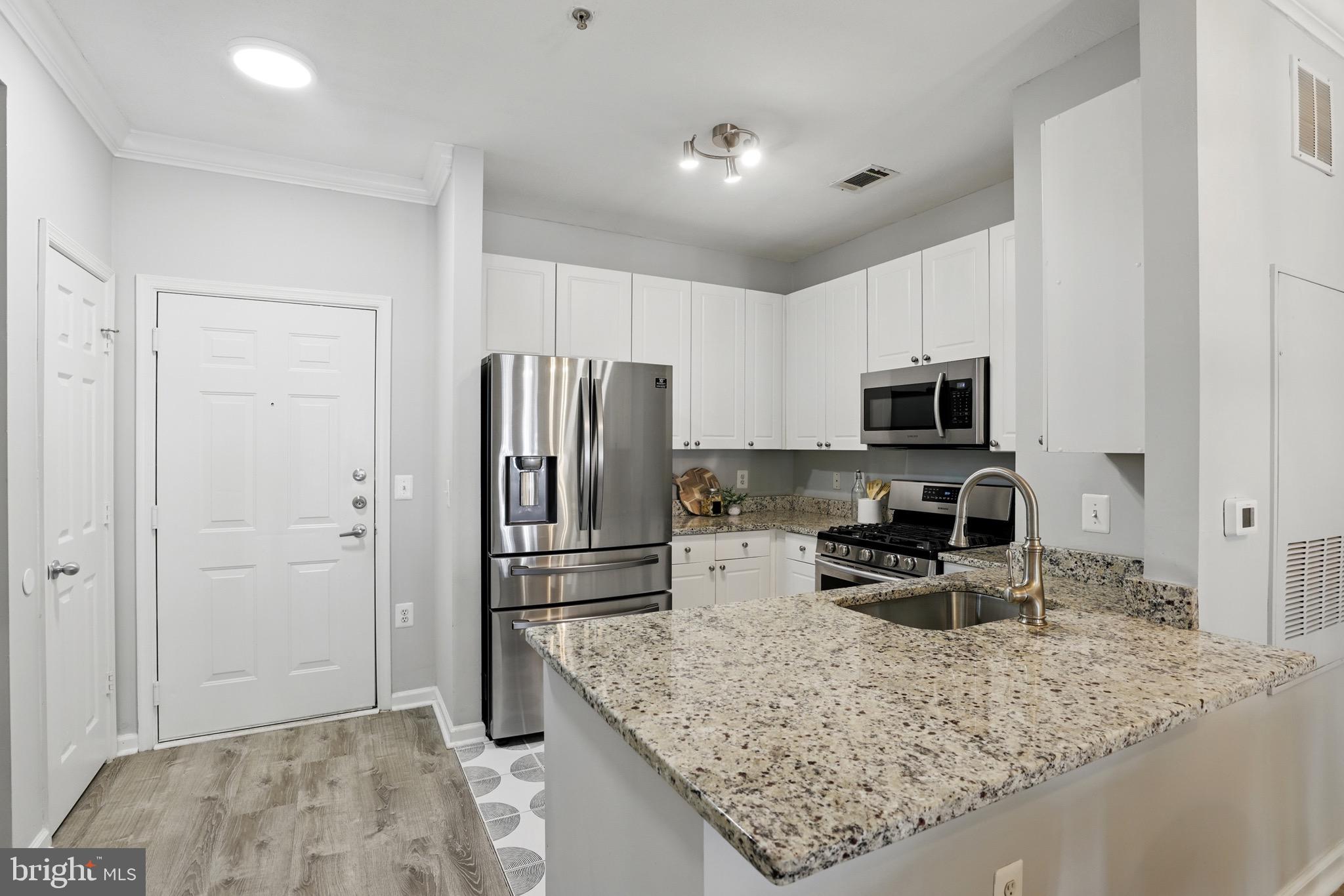 MARQUIS AT VIENNA STATION - Residential