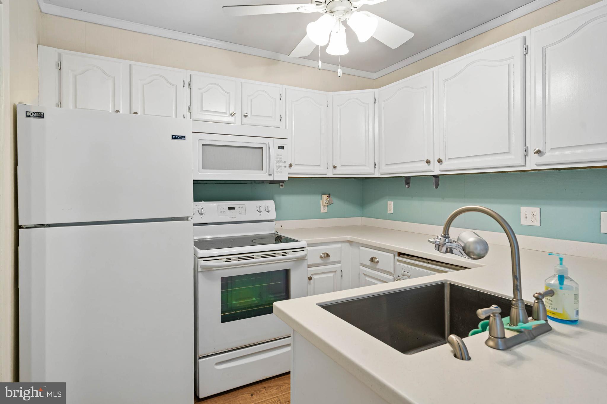 38256 HUMMINGBIRD LANE 214