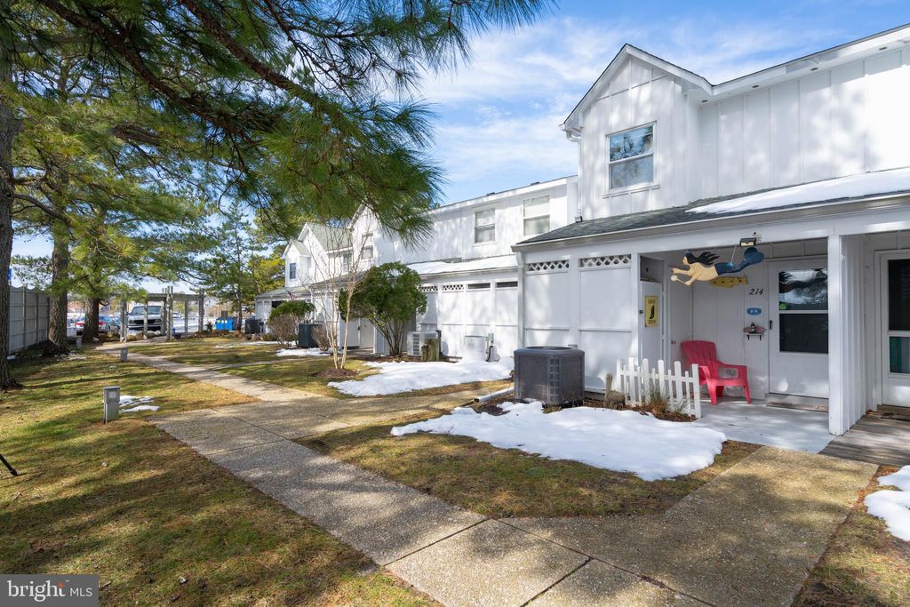 Photo of 38256 Hummingbird Lane #214, SELBYVILLE, DE 19975 (MLS # DESU2106090)