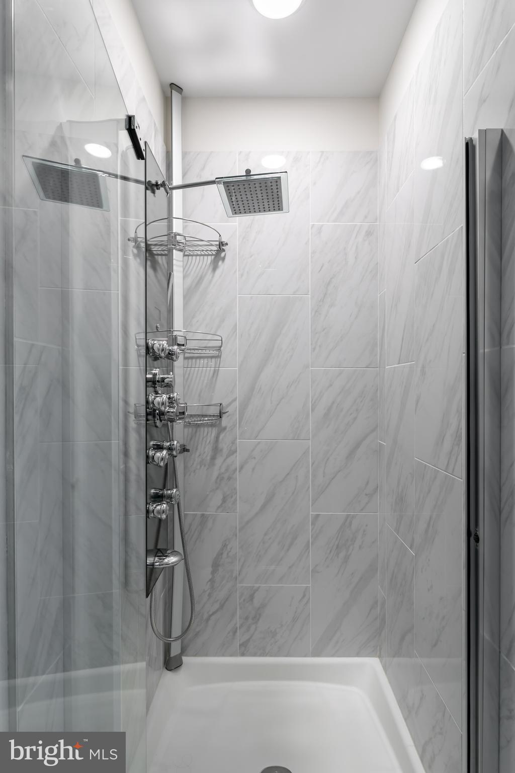 RESTON - Residential Lease