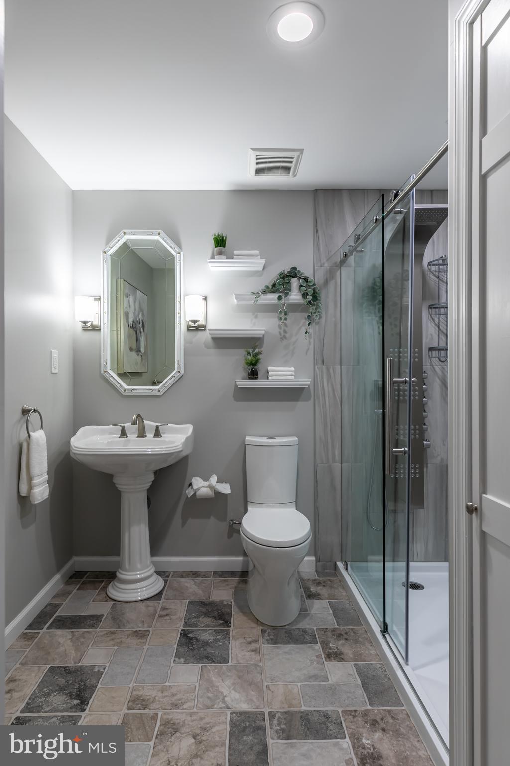 RESTON - Residential Lease