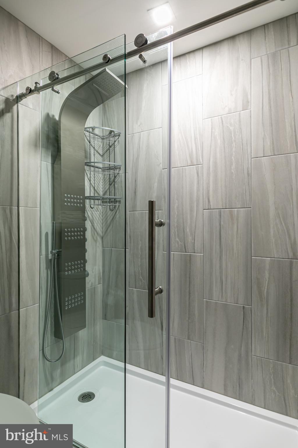 RESTON - Residential Lease