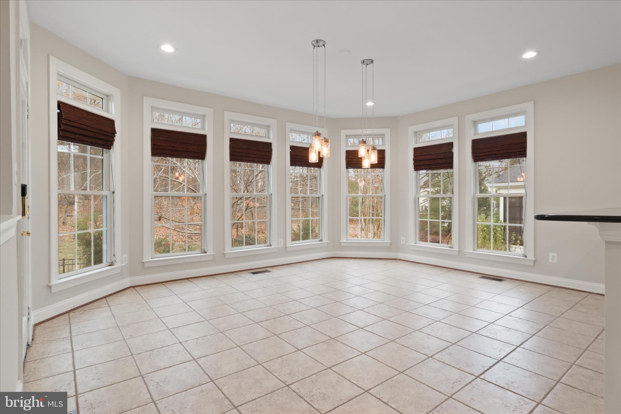 LANSDOWNE ON THE POTOMAC - Residential