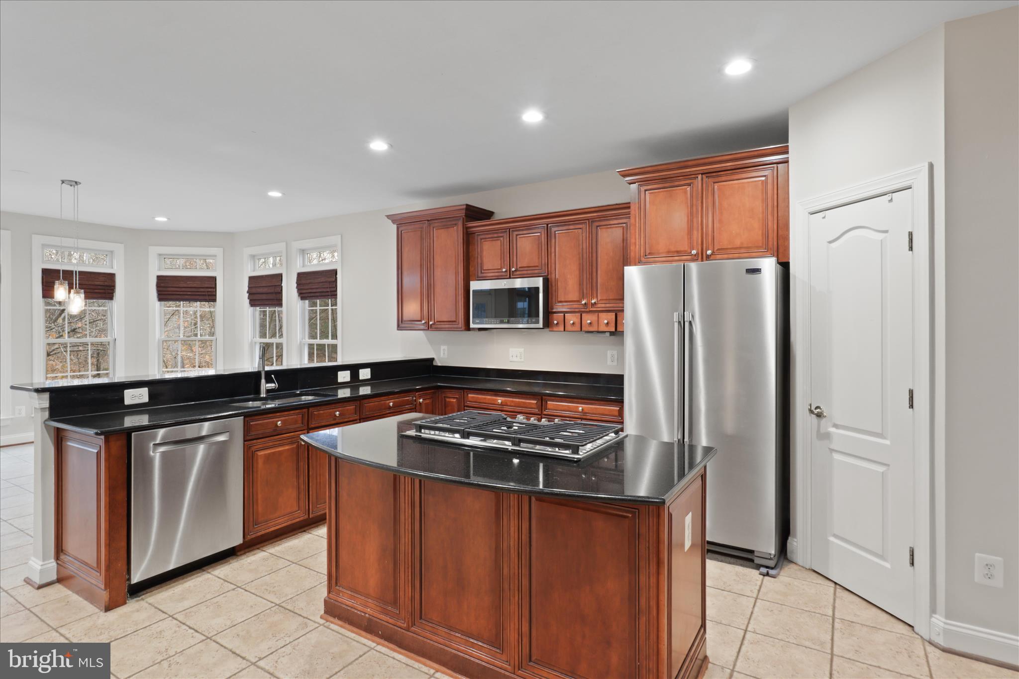 LANSDOWNE ON THE POTOMAC - Residential