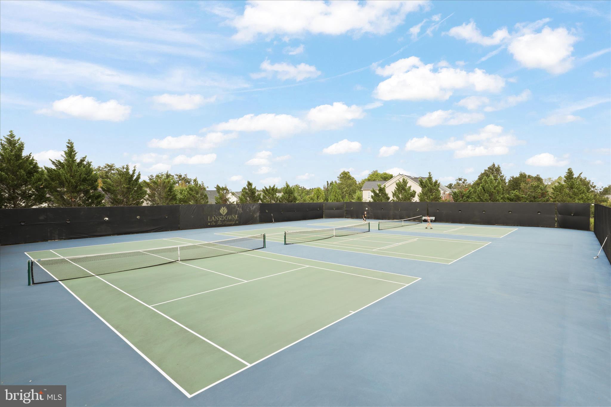 LANSDOWNE ON THE POTOMAC - Residential