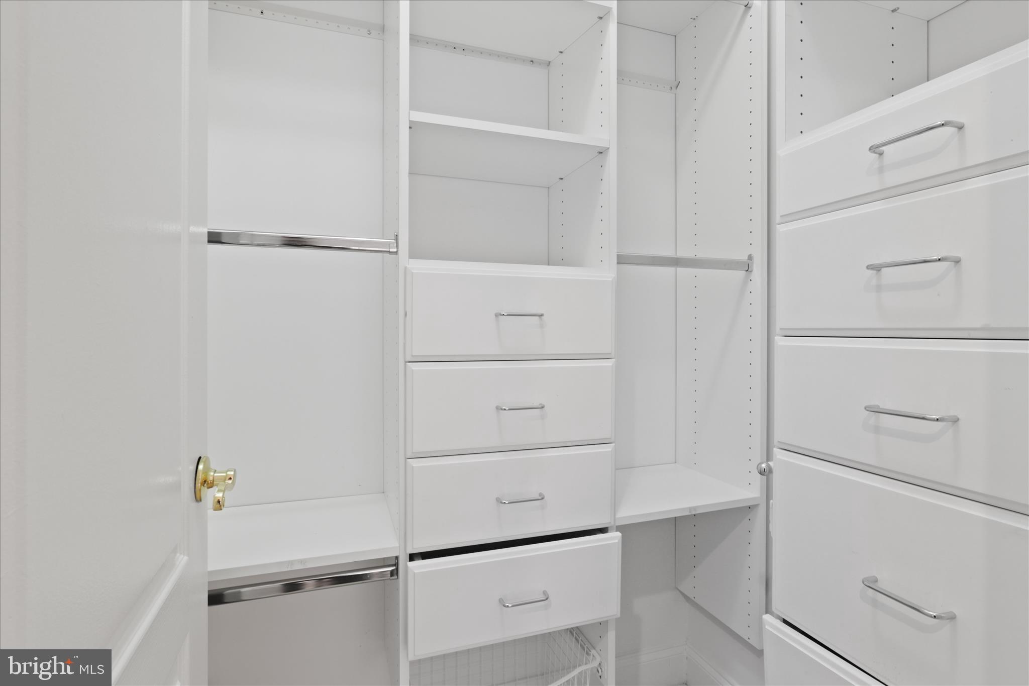 LANSDOWNE ON THE POTOMAC - Residential