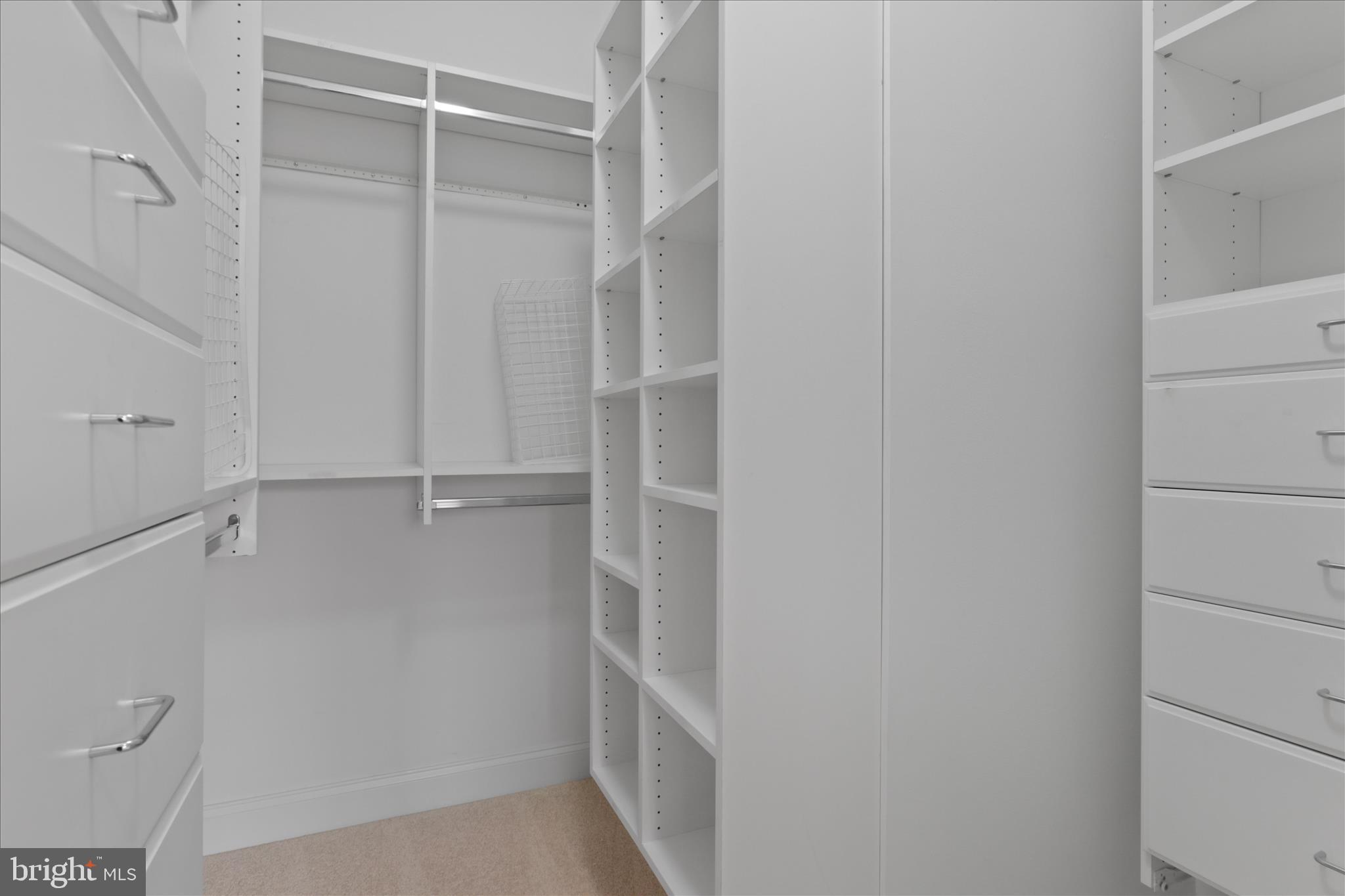 LANSDOWNE ON THE POTOMAC - Residential