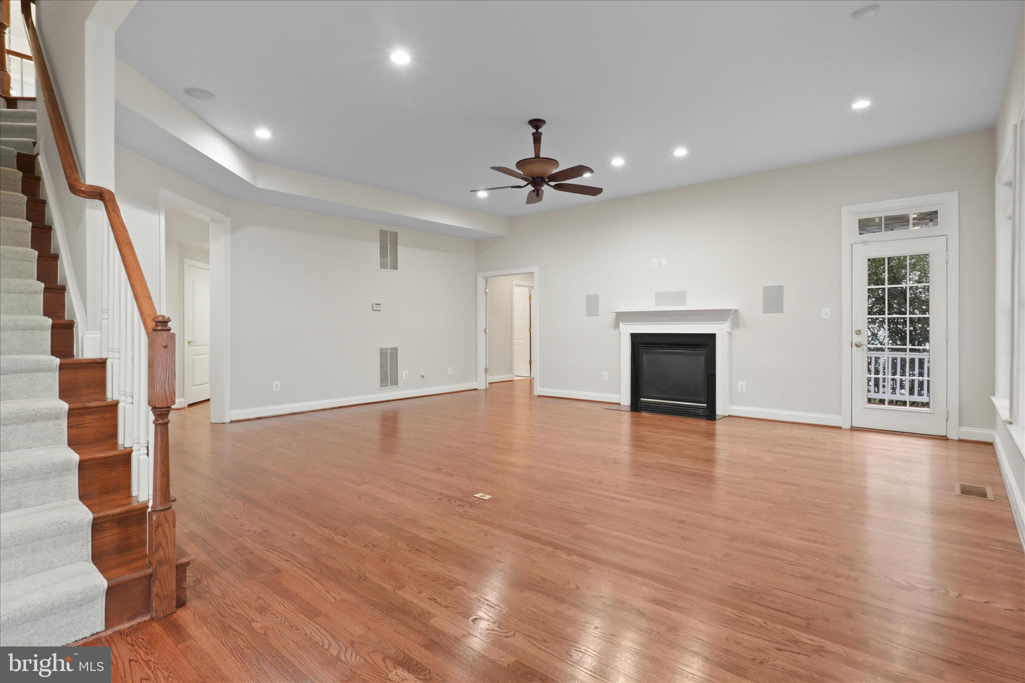 LANSDOWNE ON THE POTOMAC - Residential