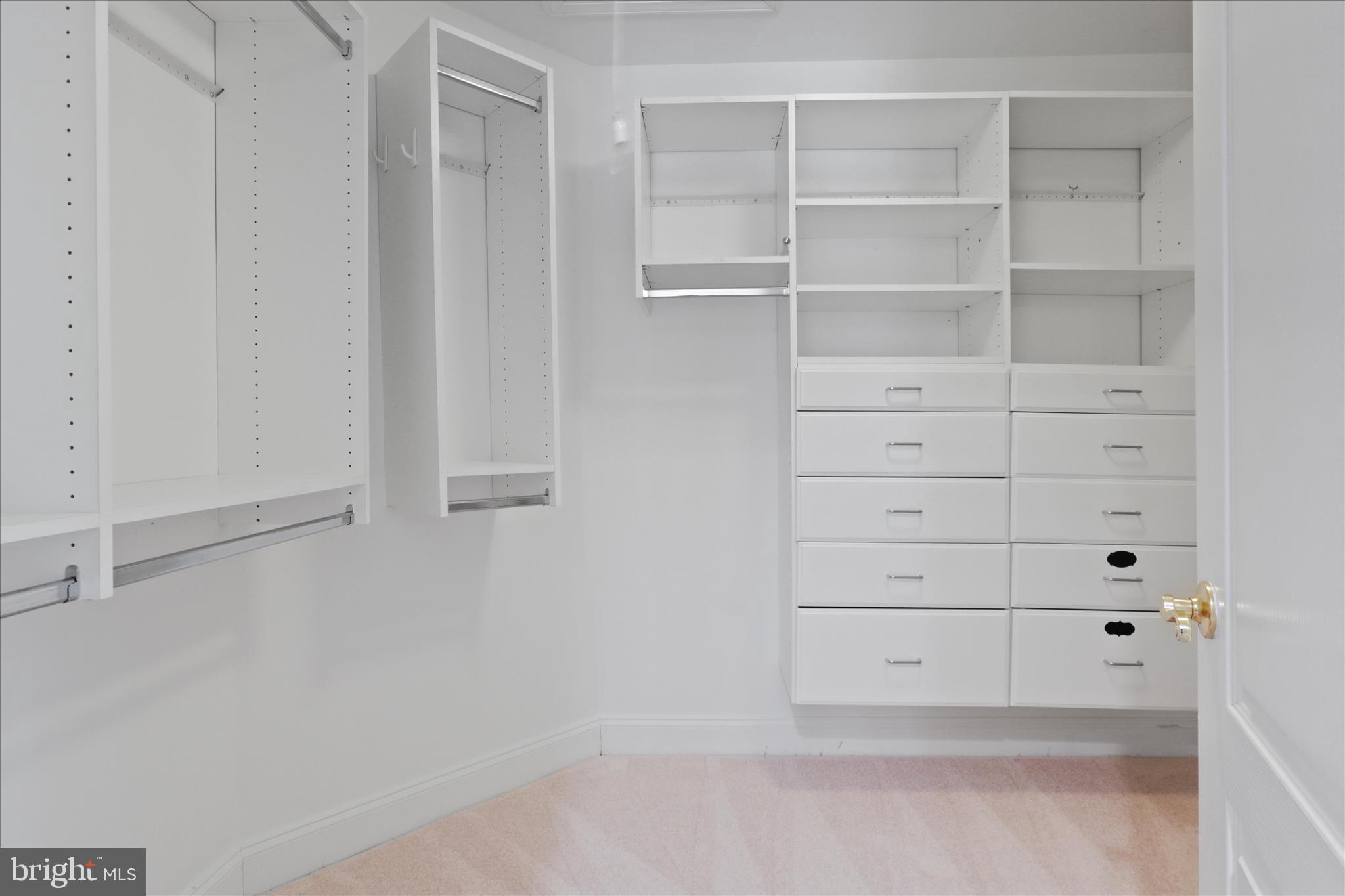 LANSDOWNE ON THE POTOMAC - Residential