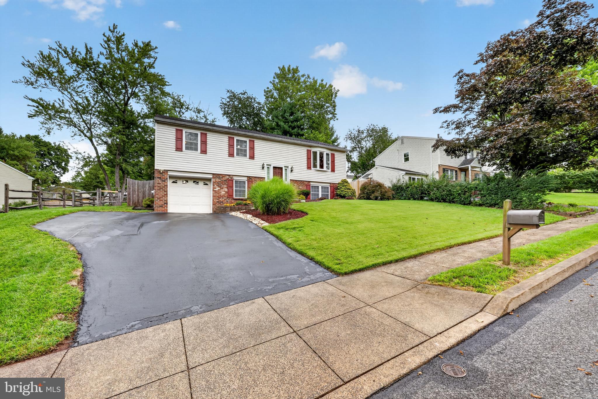 922 MENNONITE ROAD