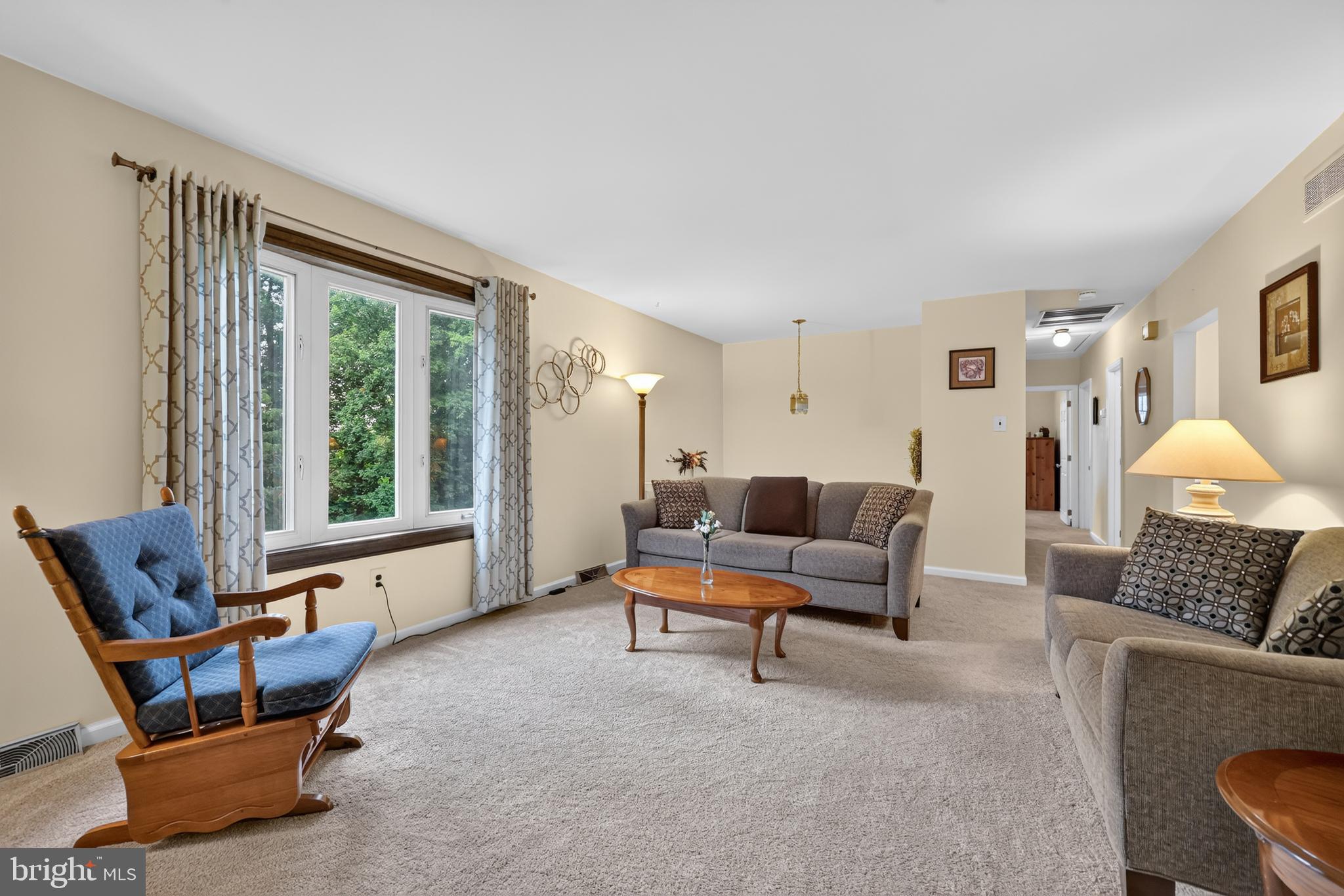 922 MENNONITE ROAD