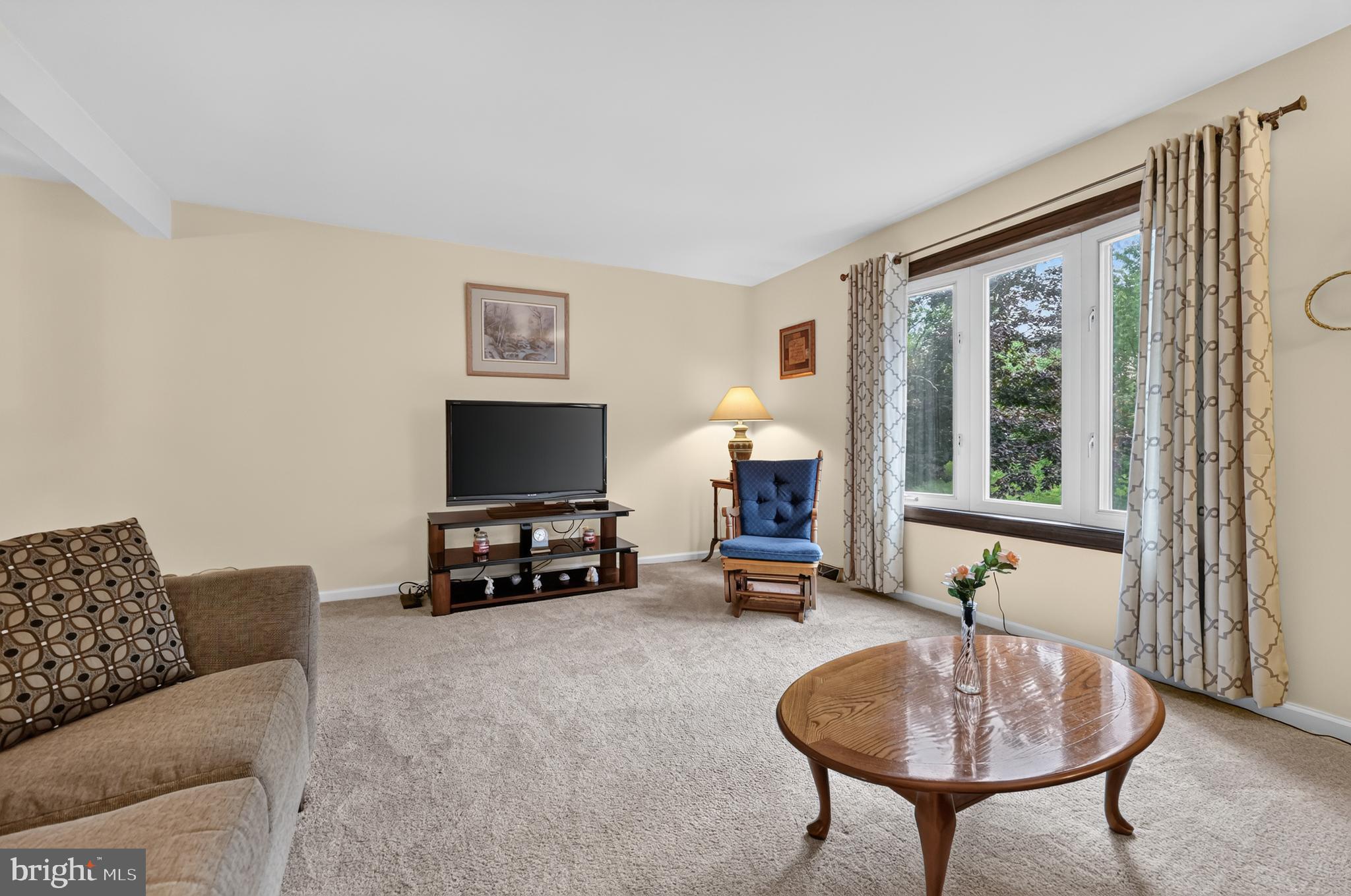 922 MENNONITE ROAD