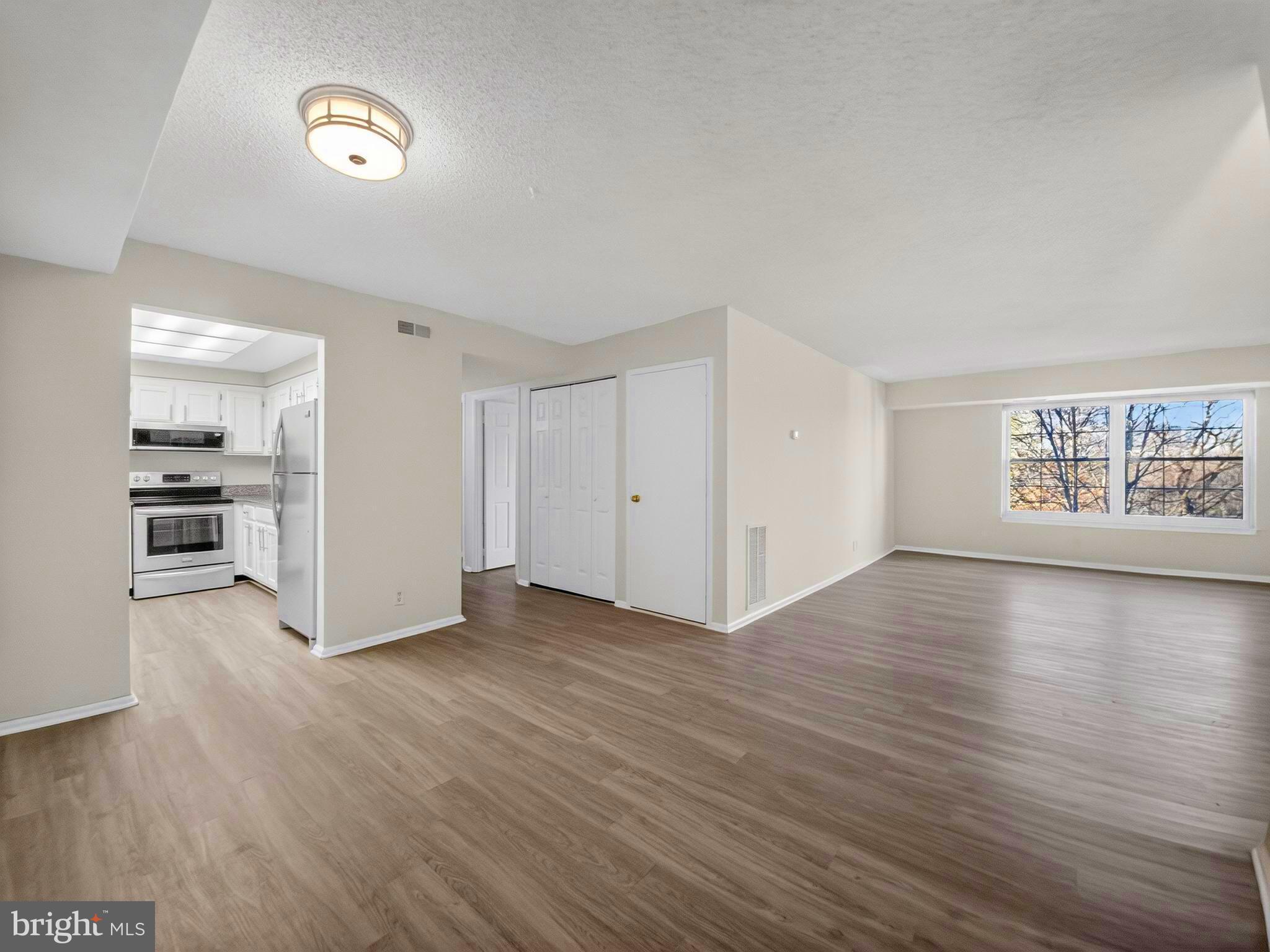 THE COLONIES - Residential Lease