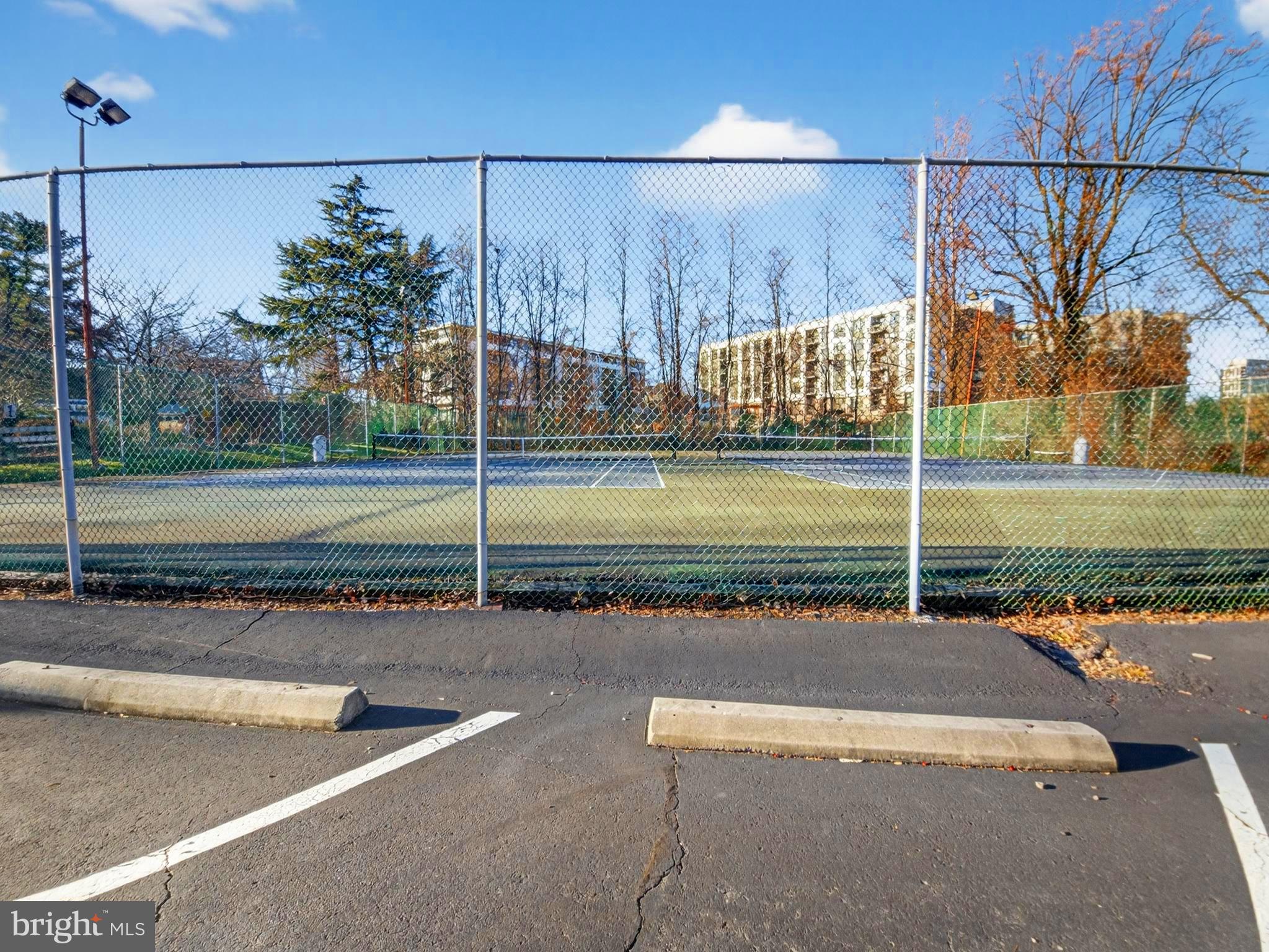 THE COLONIES - Residential Lease