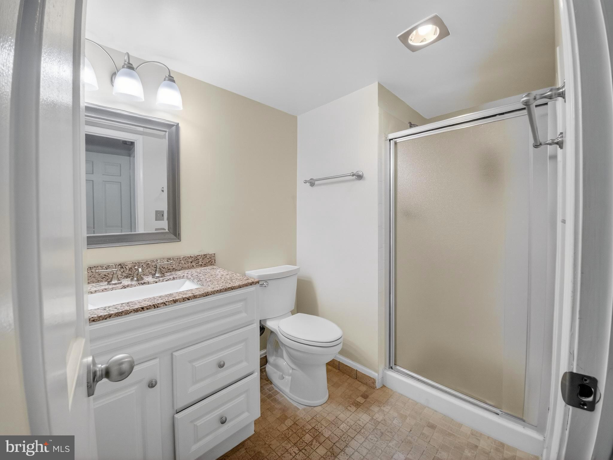 THE COLONIES - Residential Lease