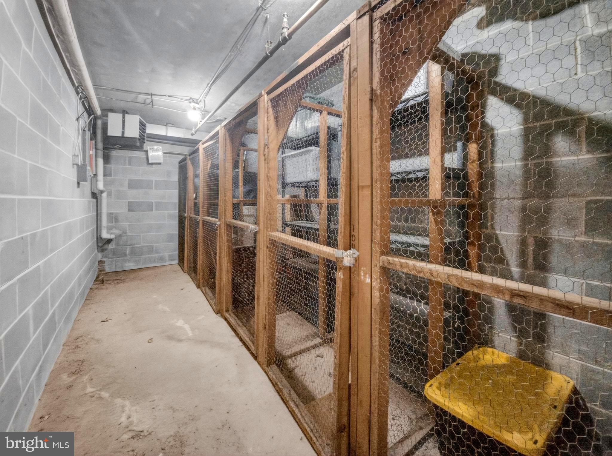 THE COLONIES - Residential Lease