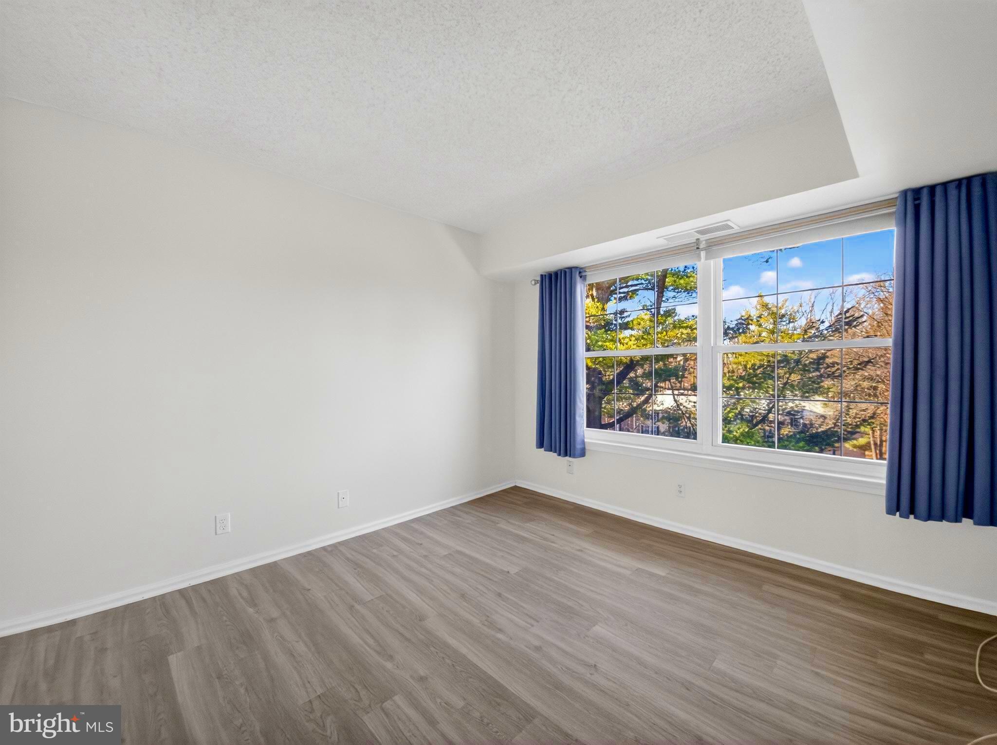 THE COLONIES - Residential Lease