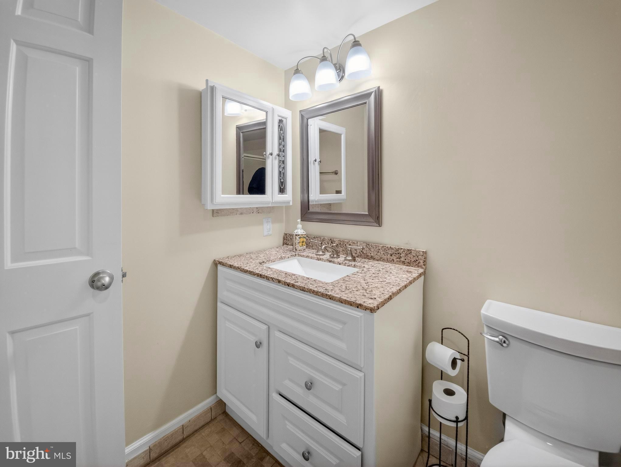 THE COLONIES - Residential Lease