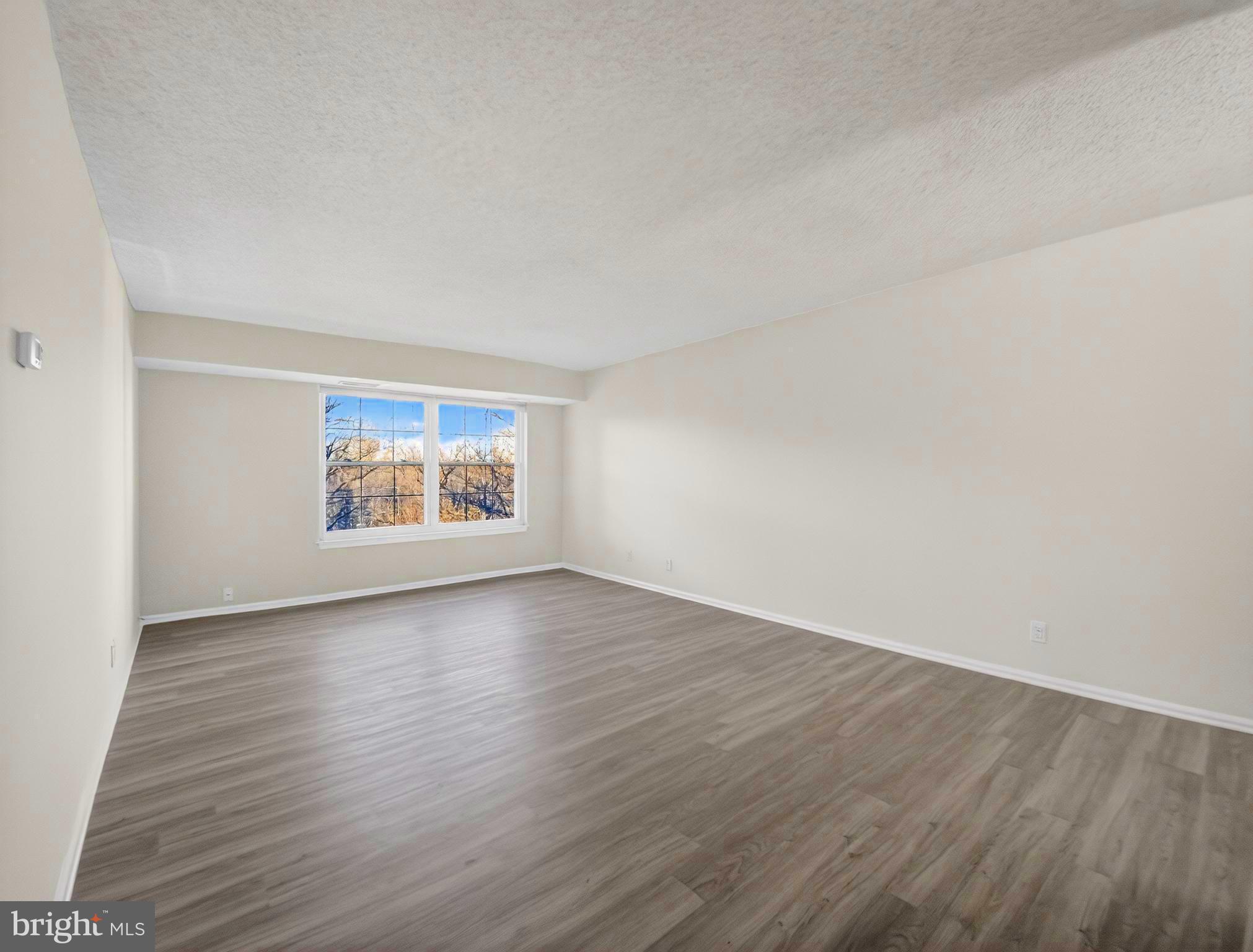 THE COLONIES - Residential Lease