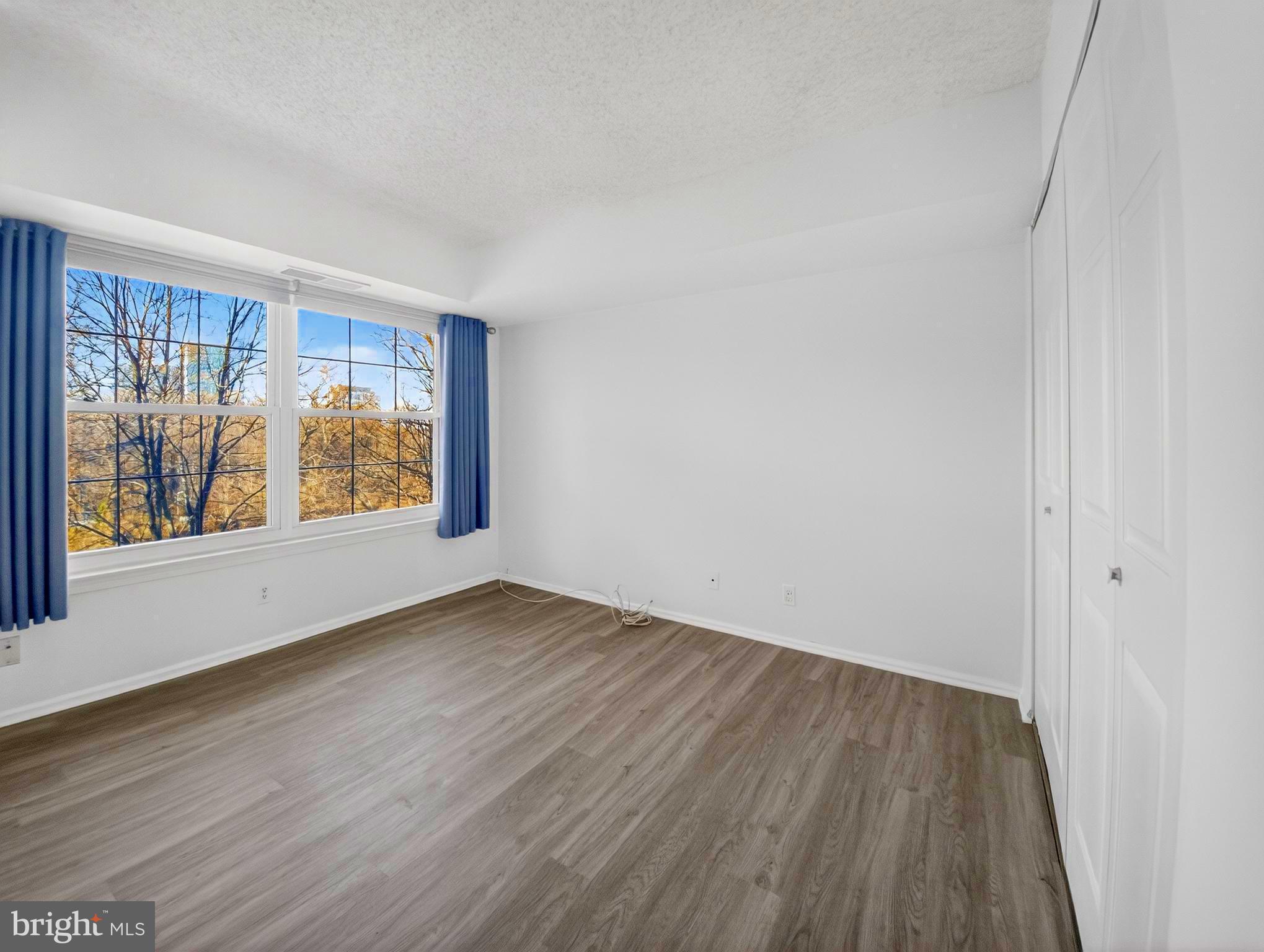 THE COLONIES - Residential Lease