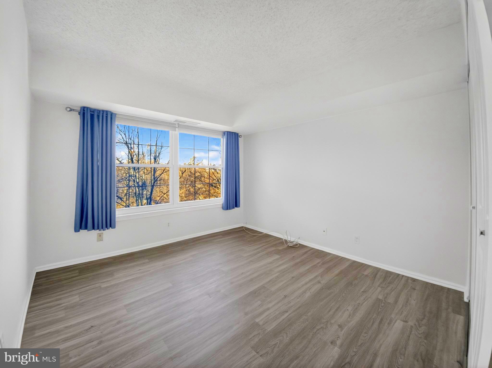 THE COLONIES - Residential Lease