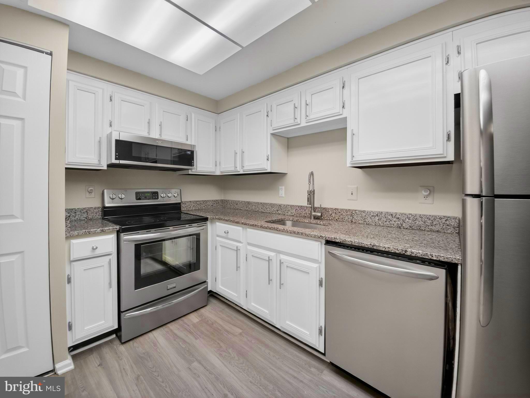 THE COLONIES - Residential Lease