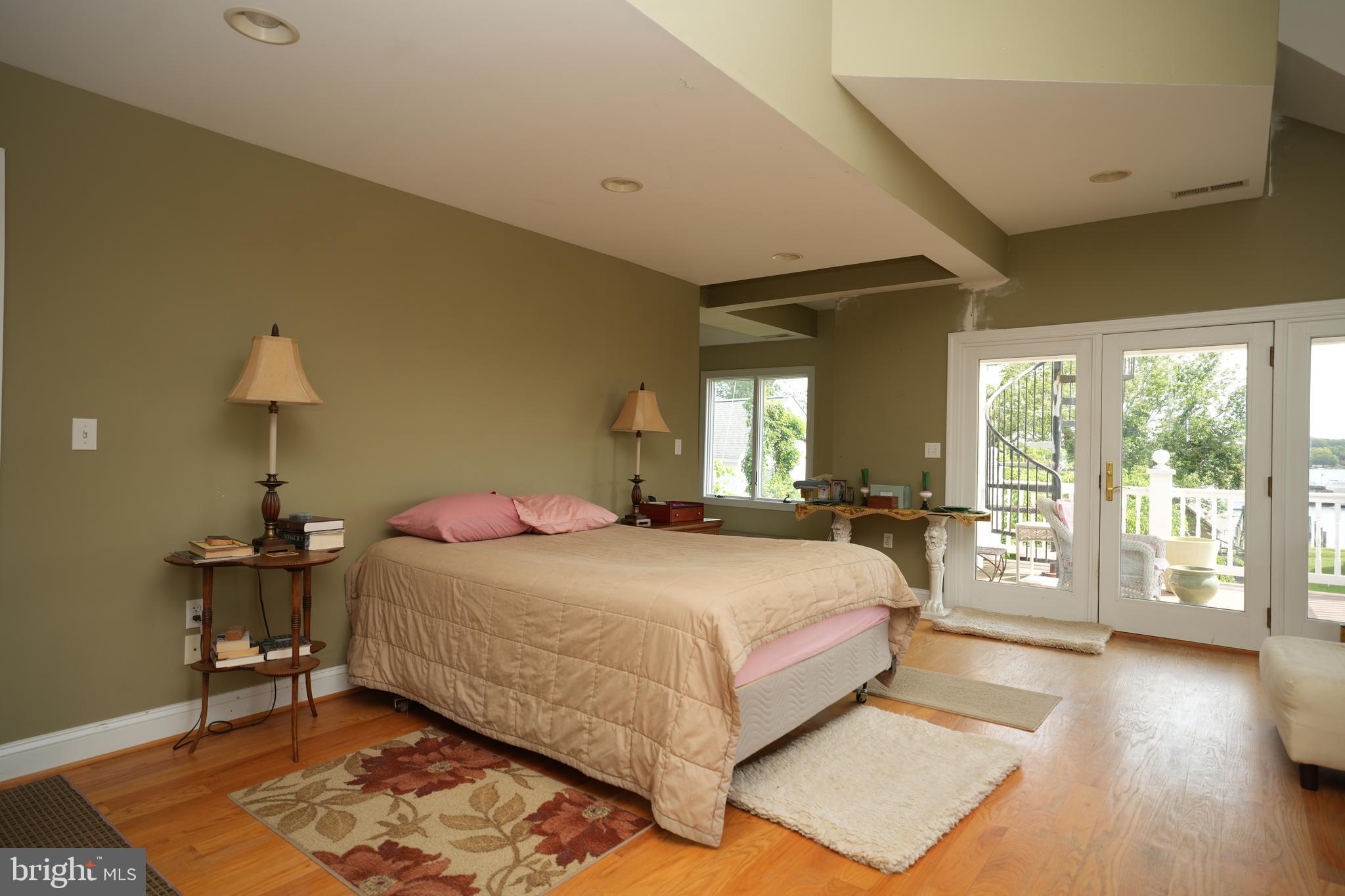 SOLOMONS ISLAND - Residential