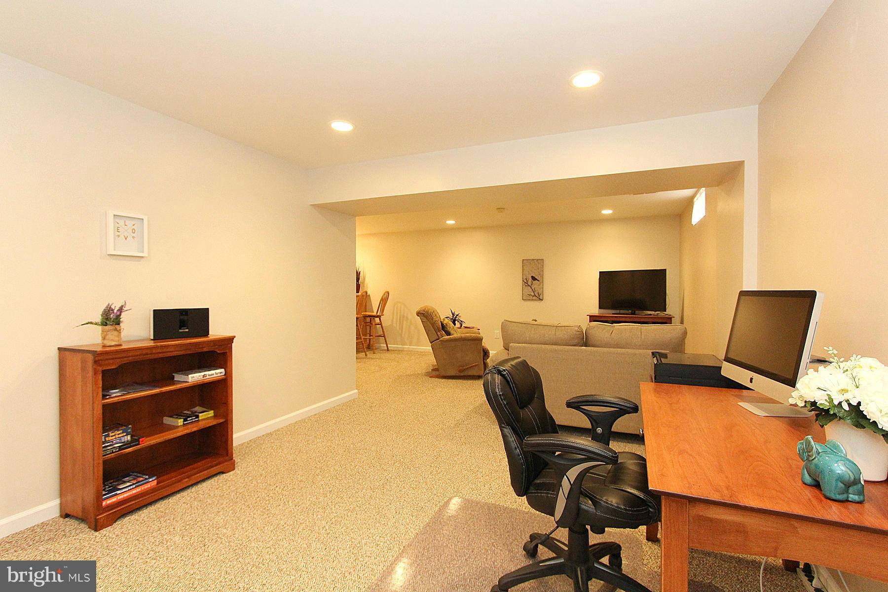 POTOMAC LAKES - Residential