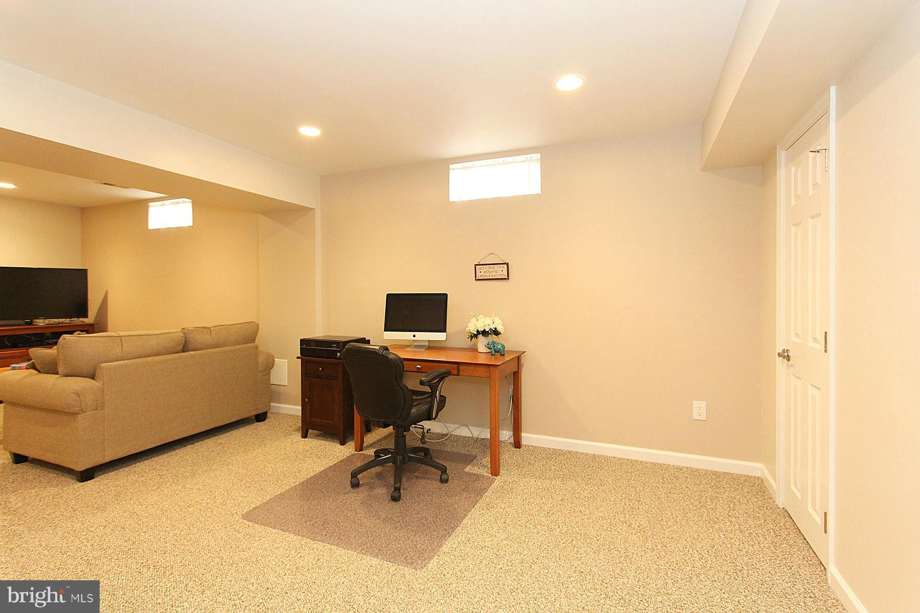 POTOMAC LAKES - Residential