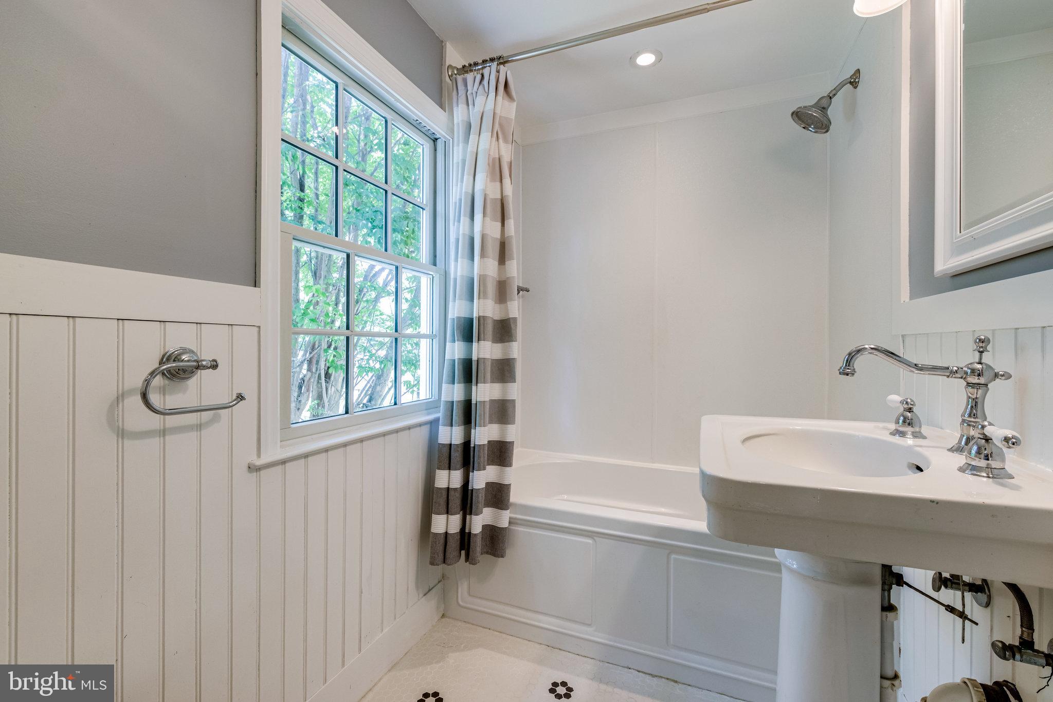 NEW ALEXANDRIA - Residential