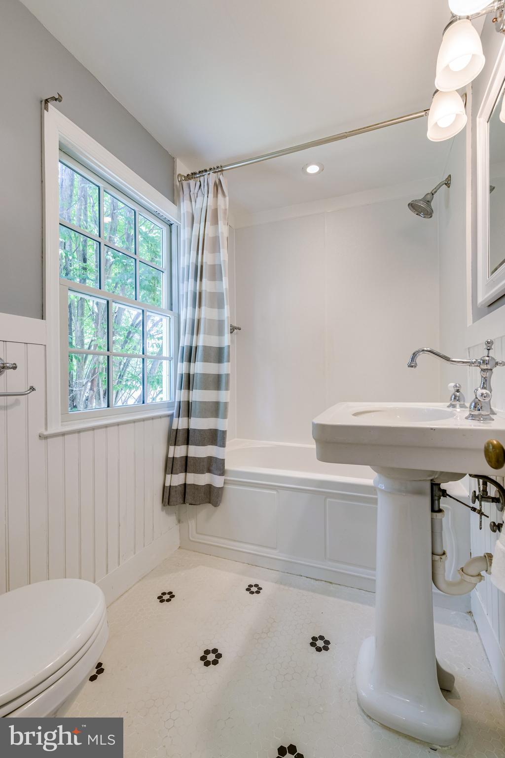 NEW ALEXANDRIA - Residential