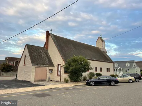 301 N Beach Avenue, Beach Haven, NJ MLS: NJOC2027252